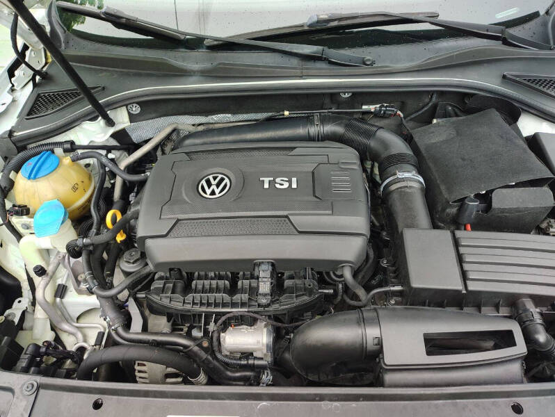 2017 Volkswagen Passat 1.8T R-Line
