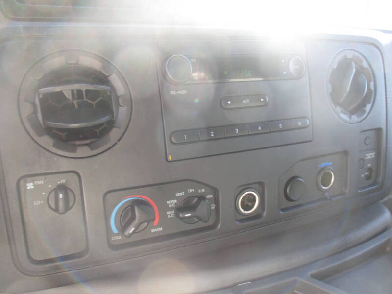 2011 Ford E-Series E-450 SD