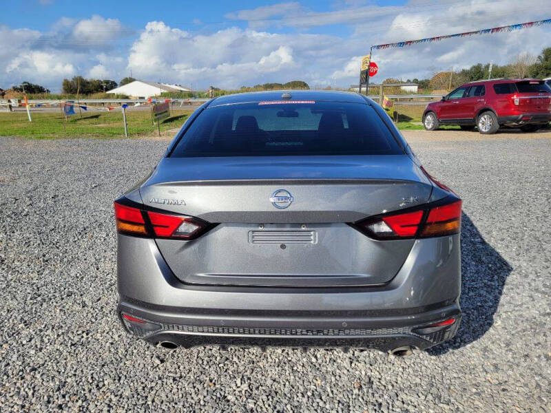 2020 Nissan Altima SR photo 3