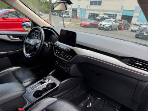 2020 Ford Escape SEL