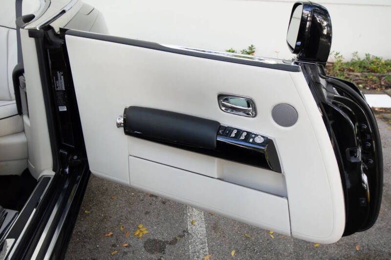 2016 Rolls-Royce Phantom Drophead Coupe