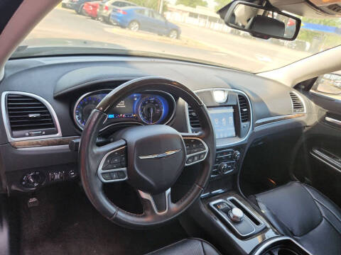 2017 Chrysler 300 C