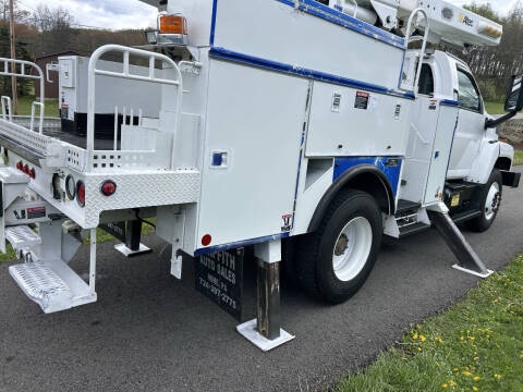 2006 Chevrolet C7500 Altec Bucket Truck