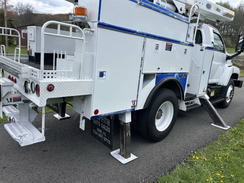 2006 Chevrolet C7500 Altec Bucket Truck