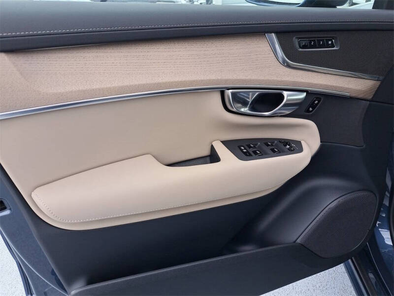 2026 Volvo XC90 B5 Core