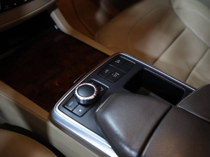 2015 Mercedes-Benz GL-Class GL 550 4MATIC