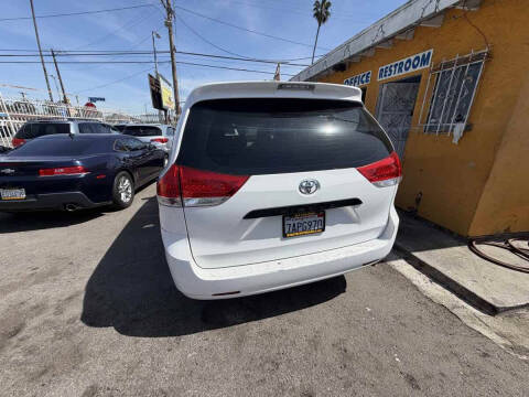2013 Toyota Sienna L 7-Passenger