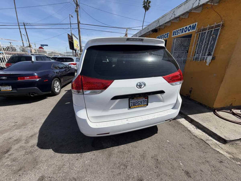 2013 Toyota Sienna L 7-Passenger