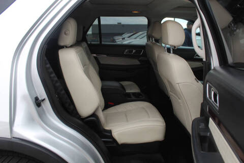 2017 Ford Explorer Platinum