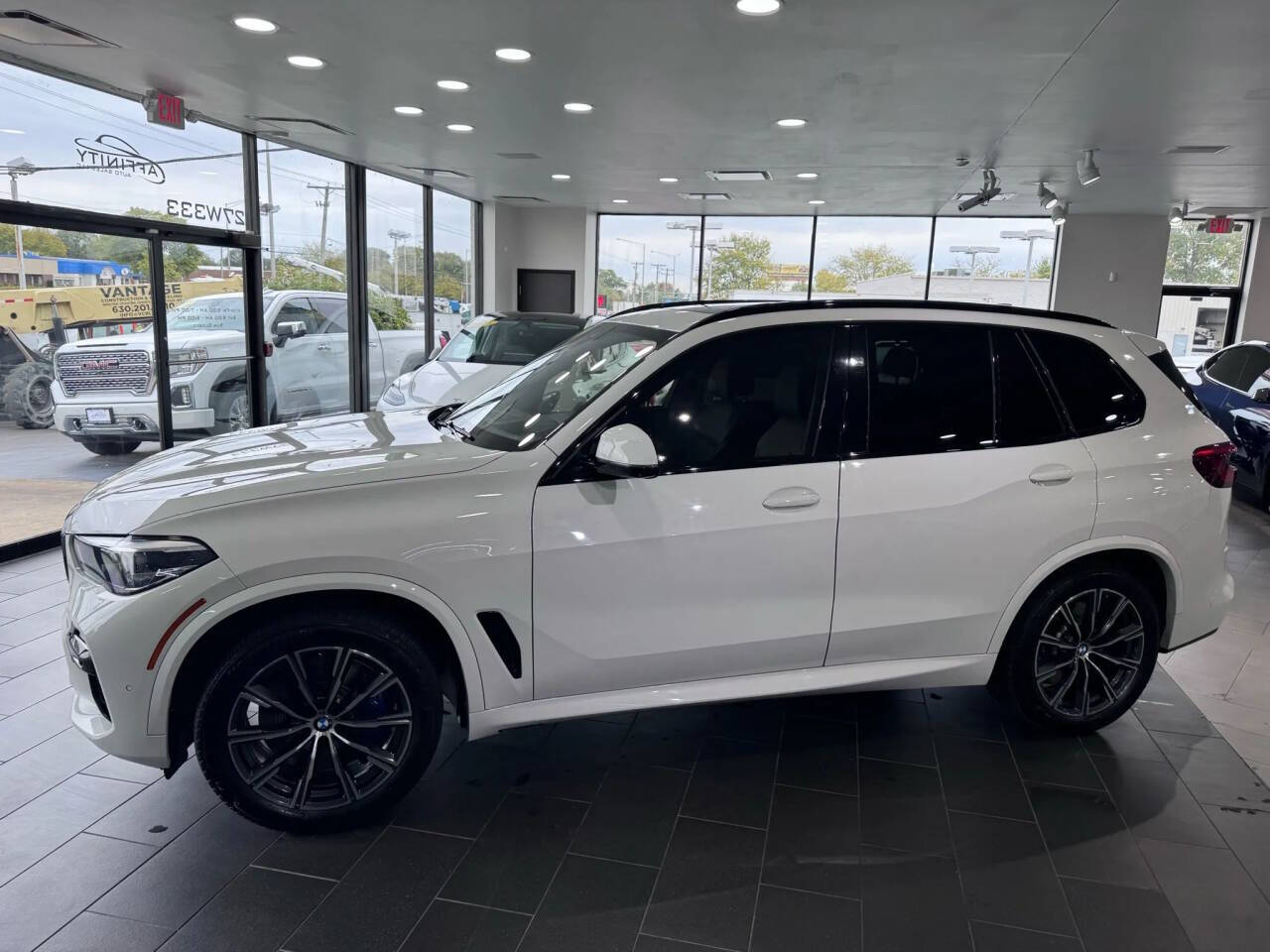 2020-bmw-x5-m50i-xdrive-awd-4dr-sports-activity-vehicle.jpg