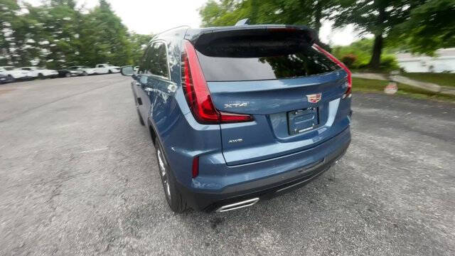 2025 Cadillac XT4 Premium Luxury