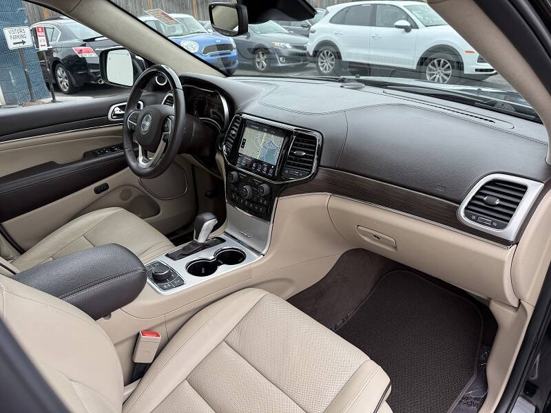 2020 Jeep Grand Cherokee Summit