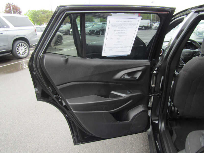 2025 Chevrolet Trax RS
