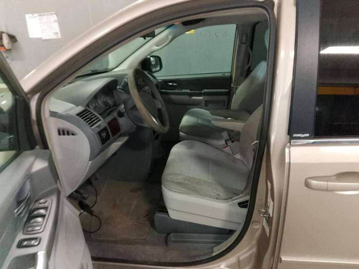 2009 Chrysler Town and Country LX