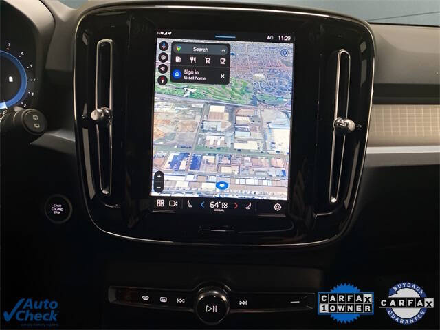 2025 Volvo XC40 B5 Core Bright Theme