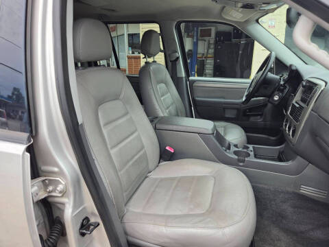 2005 Ford Explorer XLT