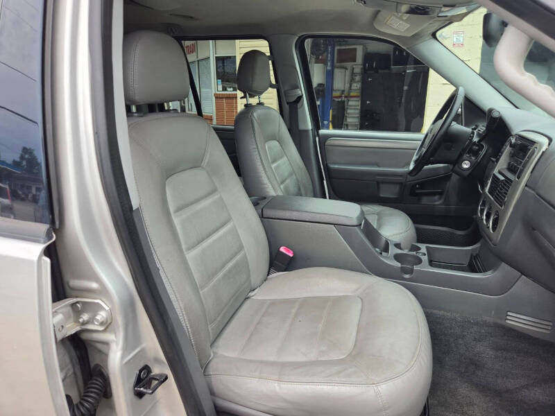 2005 Ford Explorer XLT