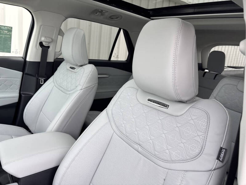 2025 Ford Explorer Platinum