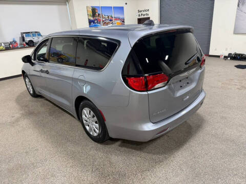 2021 Chrysler Voyager L