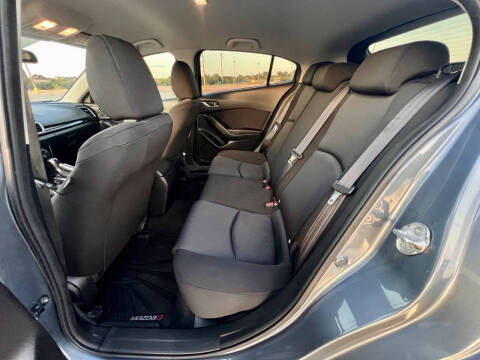 2015 Mazda MAZDA3 i Sport