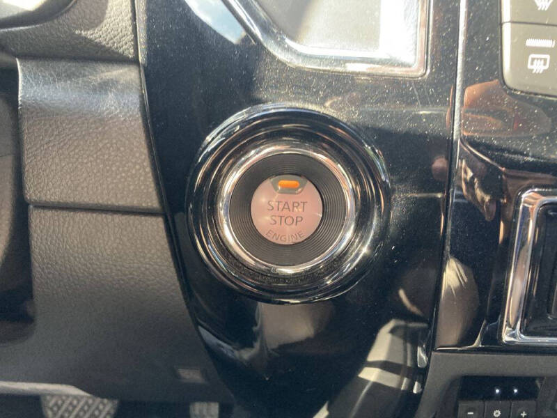 2020 Nissan Titan SV