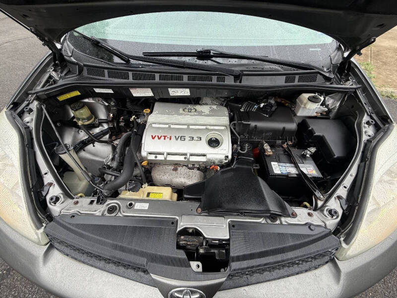 2005 Toyota Sienna LE 7 Passenger