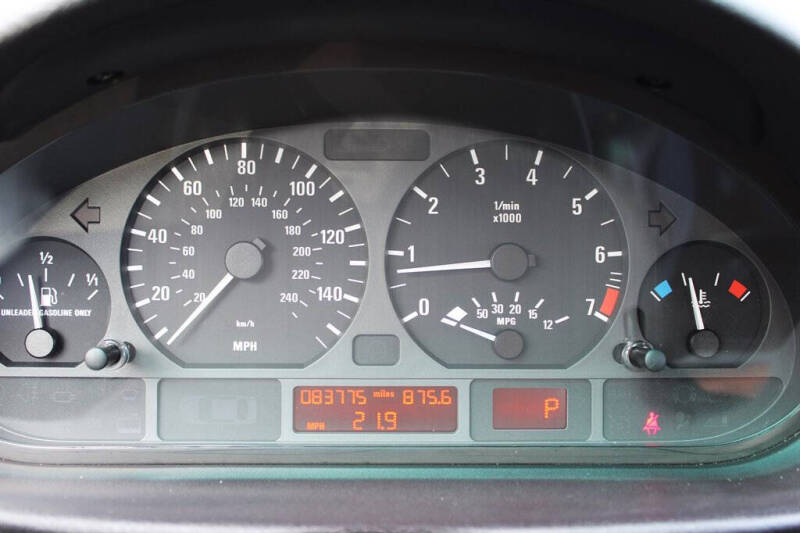 2005 BMW 3 Series 325i
