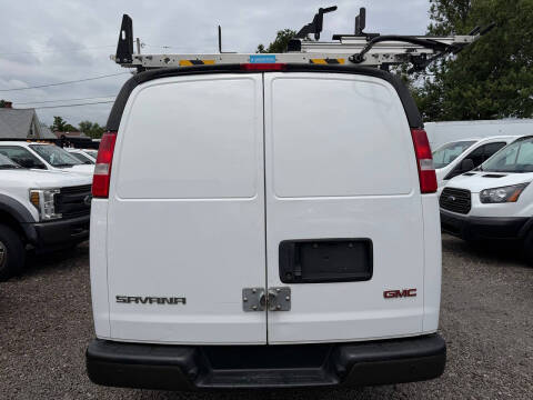 2022 GMC Savana 2500