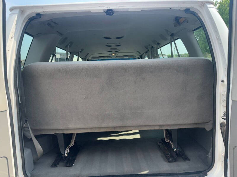 2010 Ford E-Series E-350 SD XLT