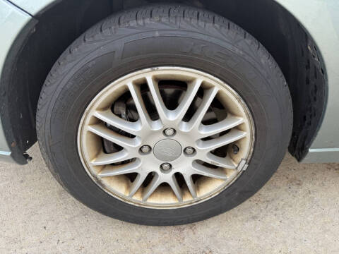 2005 Ford Focus ZX4 S