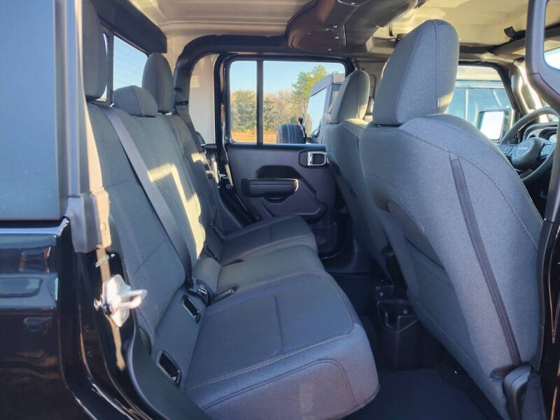 2026 Jeep Gladiator Sport S