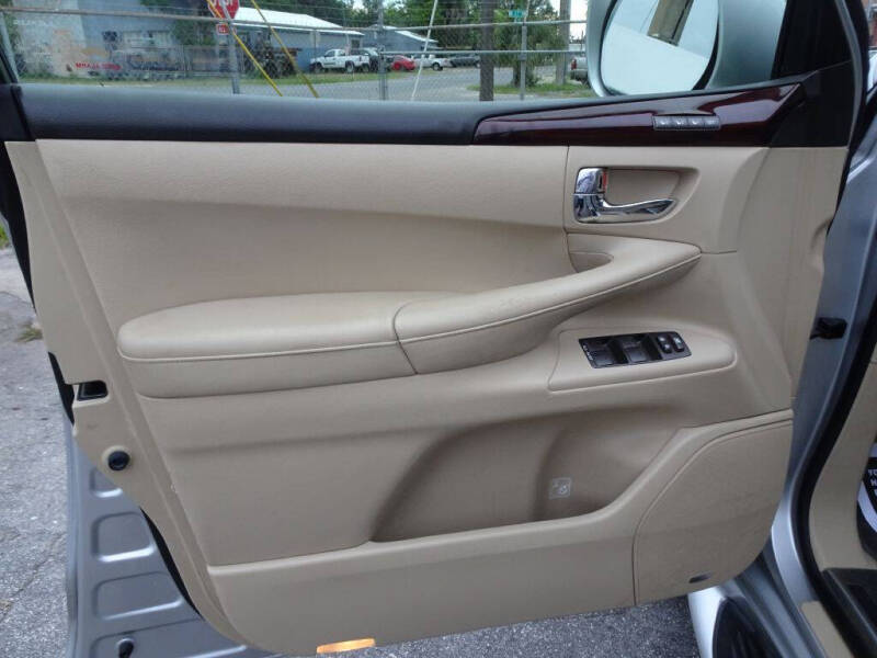 2011 Lexus LX 570