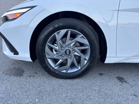 2026 Hyundai Elantra Hybrid
