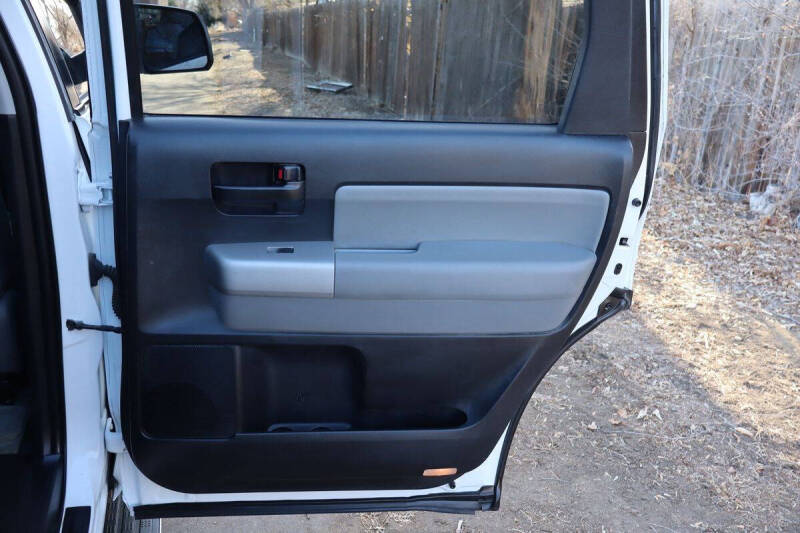 2008 Toyota Sequoia SR5