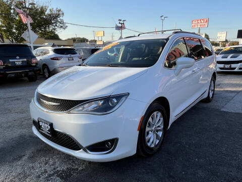 2017 Chrysler Pacifica Touring Plus