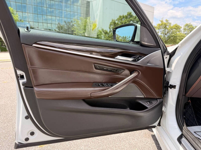 2019 BMW 5 Series 540i