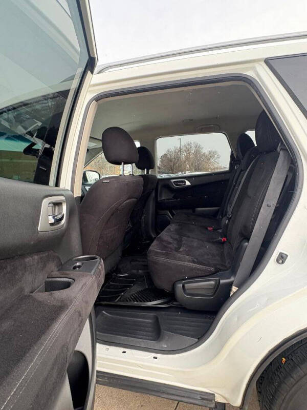 2016 Nissan Pathfinder S