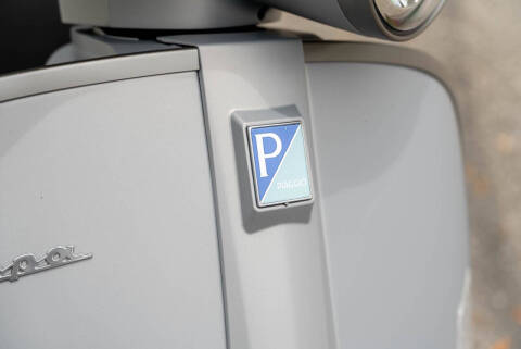 2023 Vespa 300