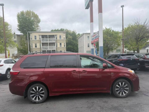 2019 Toyota Sienna LE 7-Passenger