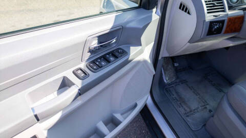 2009 Chrysler Town and Country LX