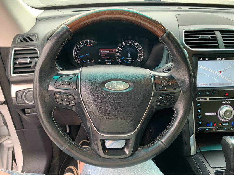 2017 Ford Explorer Platinum