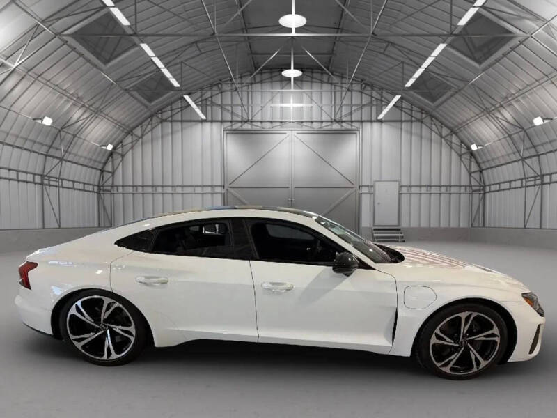 2022 Audi e-tron GT quattro Premium Plus