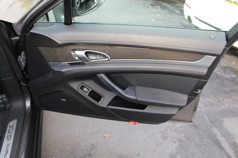 2015 Porsche Panamera GTS