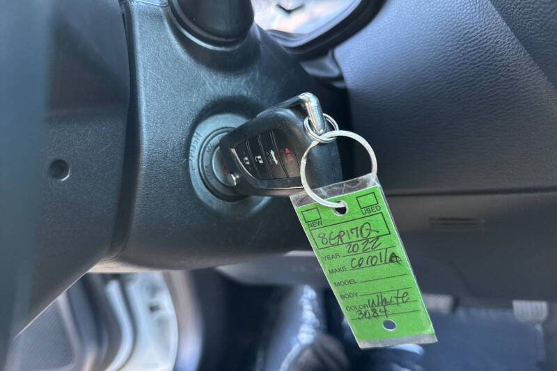 2022 Toyota Corolla LE