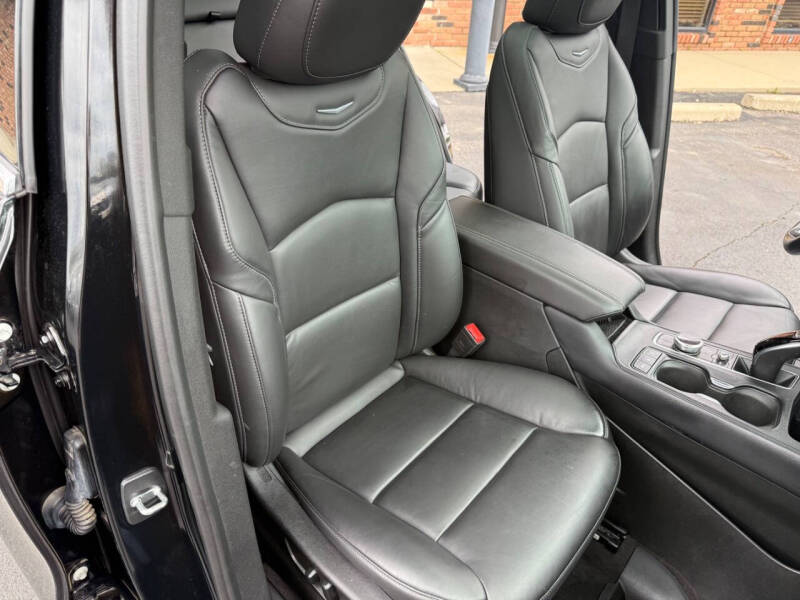 2023 Cadillac XT4 Premium Luxury