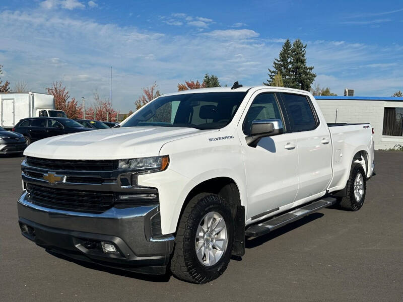 2019 Chevrolet Silverado 1500 LT photo 2