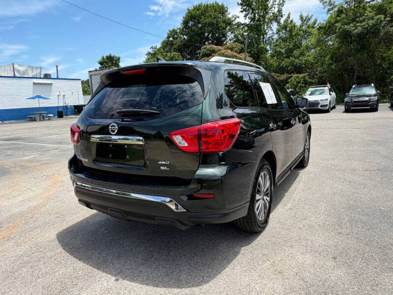 2019 Nissan Pathfinder SL