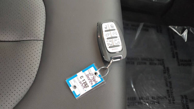2027 Chrysler Pacifica Select