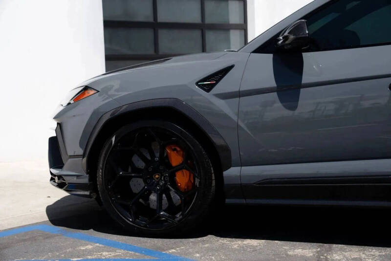 2024 Lamborghini Urus Performante