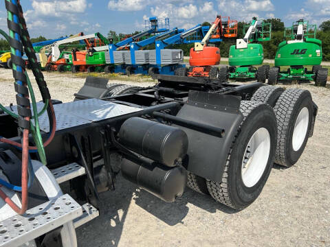 2016 Freightliner Cascadia 113 Semi Truck